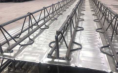 鋼筋桁架樓承板與普通樓承板相比優(yōu)勢(shì)在哪？